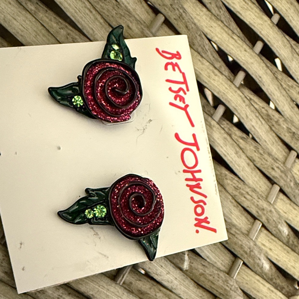 Betsey Johnson Glittery Pink Rose Earrings
Post style, NWT